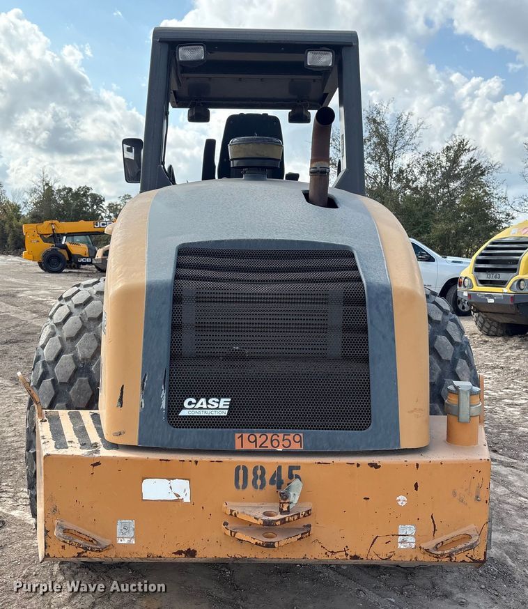 image for item EA7118 2016 Case SV212 single drum vibratory roller