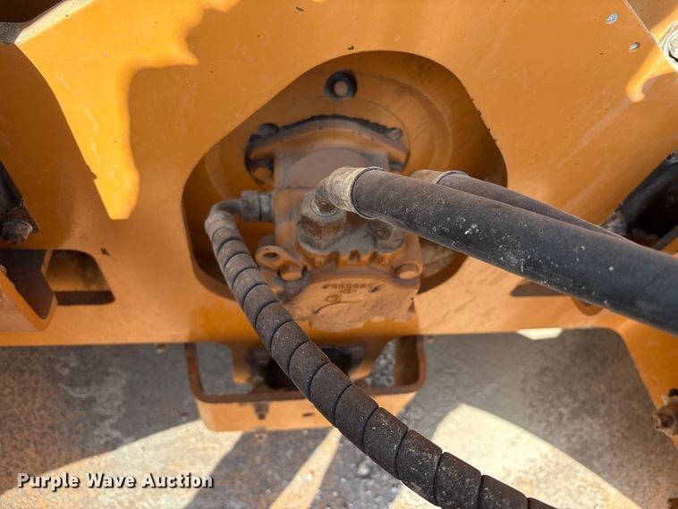 image for item EA7118 2016 Case SV212 single drum vibratory roller