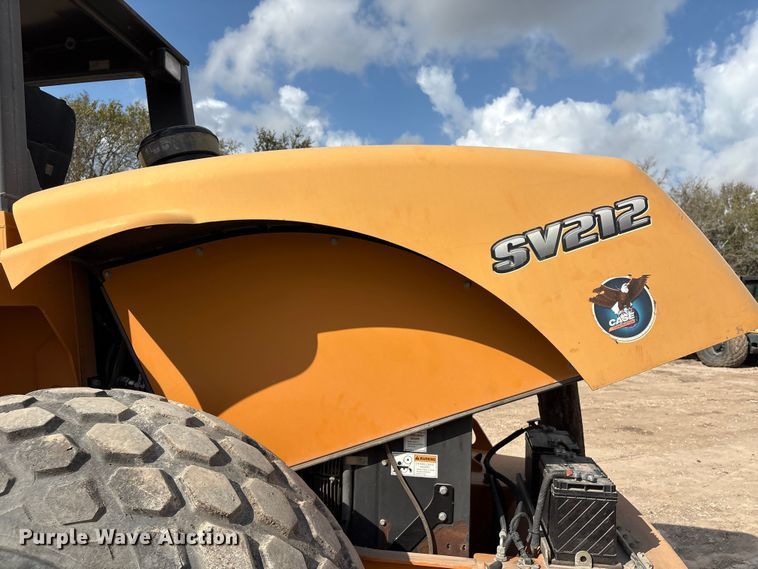 image for item EA7118 2016 Case SV212 single drum vibratory roller
