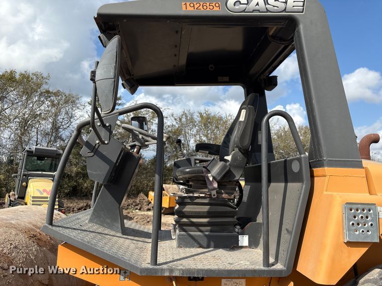 image for item EA7118 2016 Case SV212 single drum vibratory roller