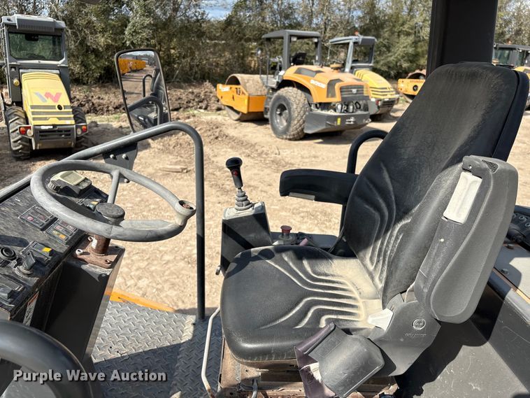 image for item EA7118 2016 Case SV212 single drum vibratory roller