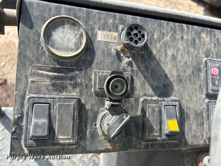 image for item EA7118 2016 Case SV212 single drum vibratory roller