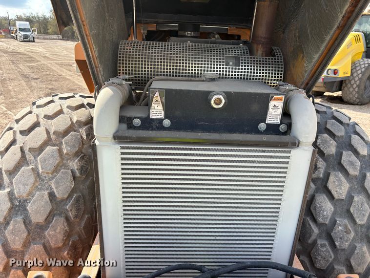 image for item EA7118 2016 Case SV212 single drum vibratory roller