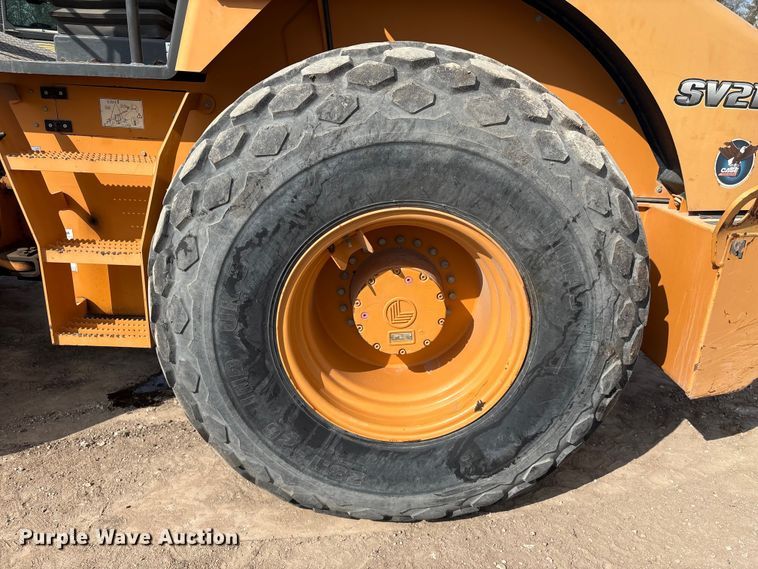 image for item EA7118 2016 Case SV212 single drum vibratory roller