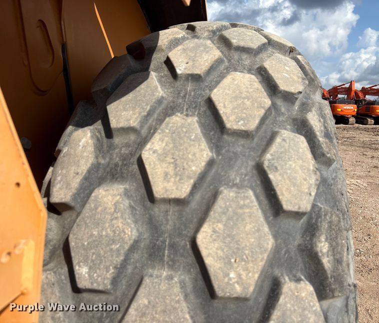 image for item EA7118 2016 Case SV212 single drum vibratory roller