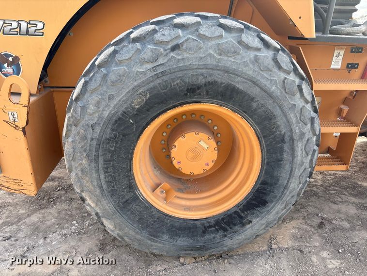 image for item EA7118 2016 Case SV212 single drum vibratory roller