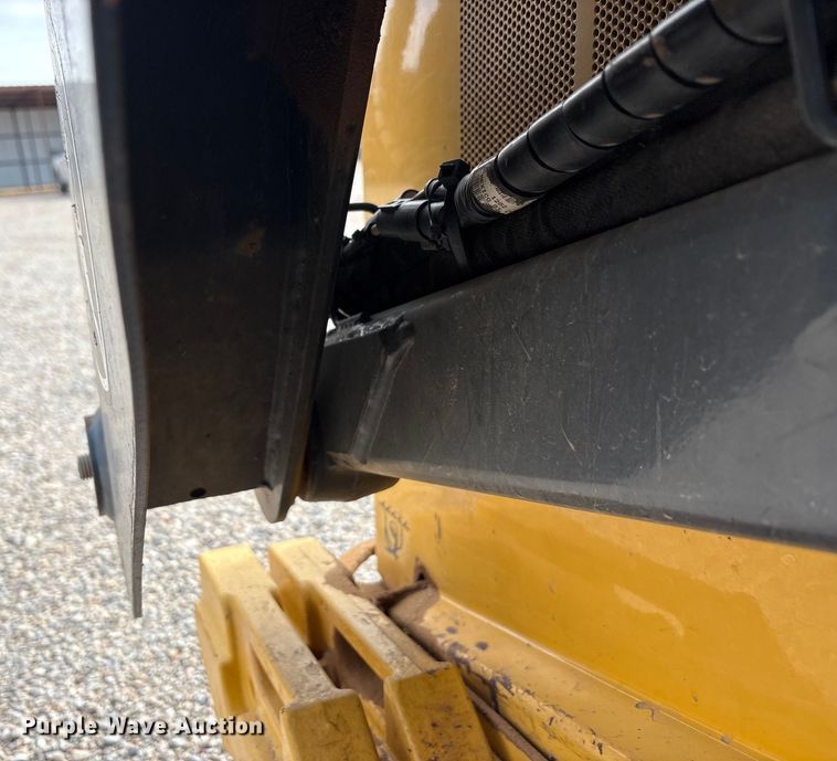 image for item EA7874 2012 John Deere 320D skid steer loader