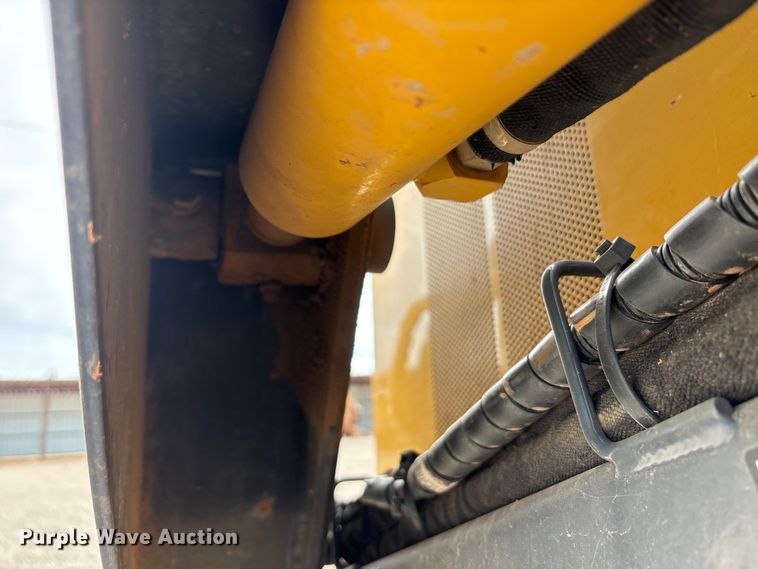 image for item EA7874 2012 John Deere 320D skid steer loader