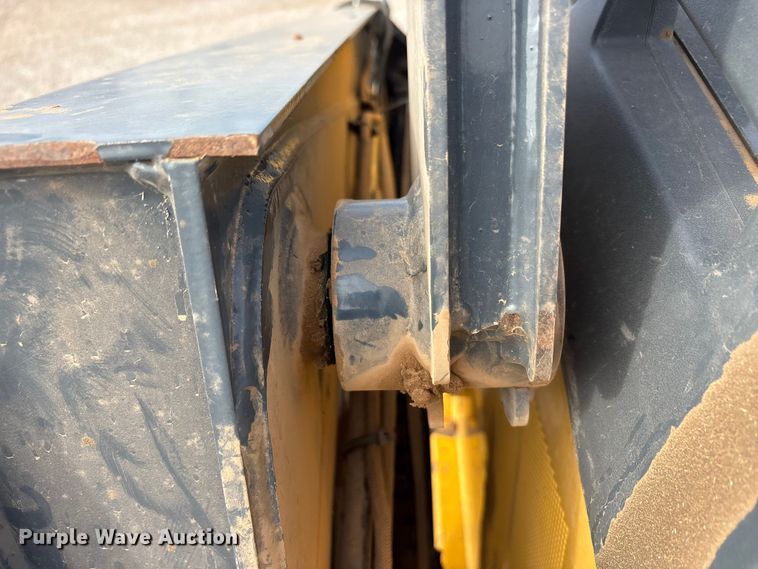 image for item EA7874 2012 John Deere 320D skid steer loader