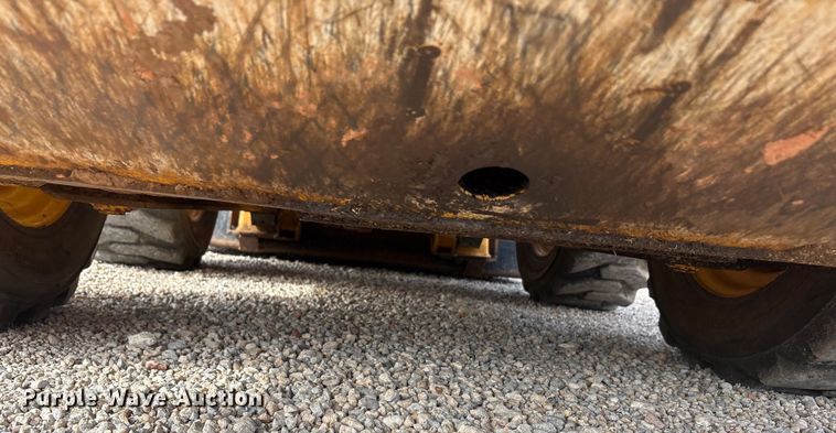 image for item EA7874 2012 John Deere 320D skid steer loader