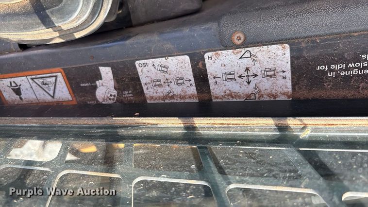 image for item EA7874 2012 John Deere 320D skid steer loader