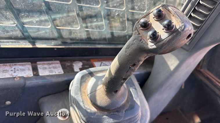 image for item EA7874 2012 John Deere 320D skid steer loader