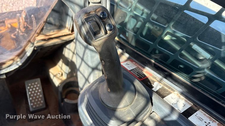 image for item EA7874 2012 John Deere 320D skid steer loader