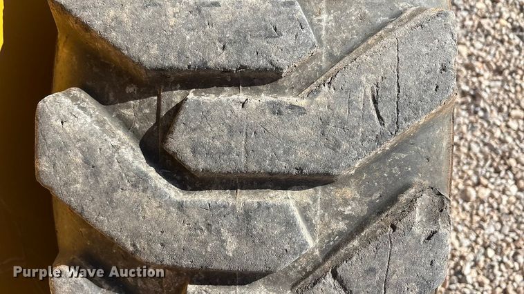 image for item EA7874 2012 John Deere 320D skid steer loader