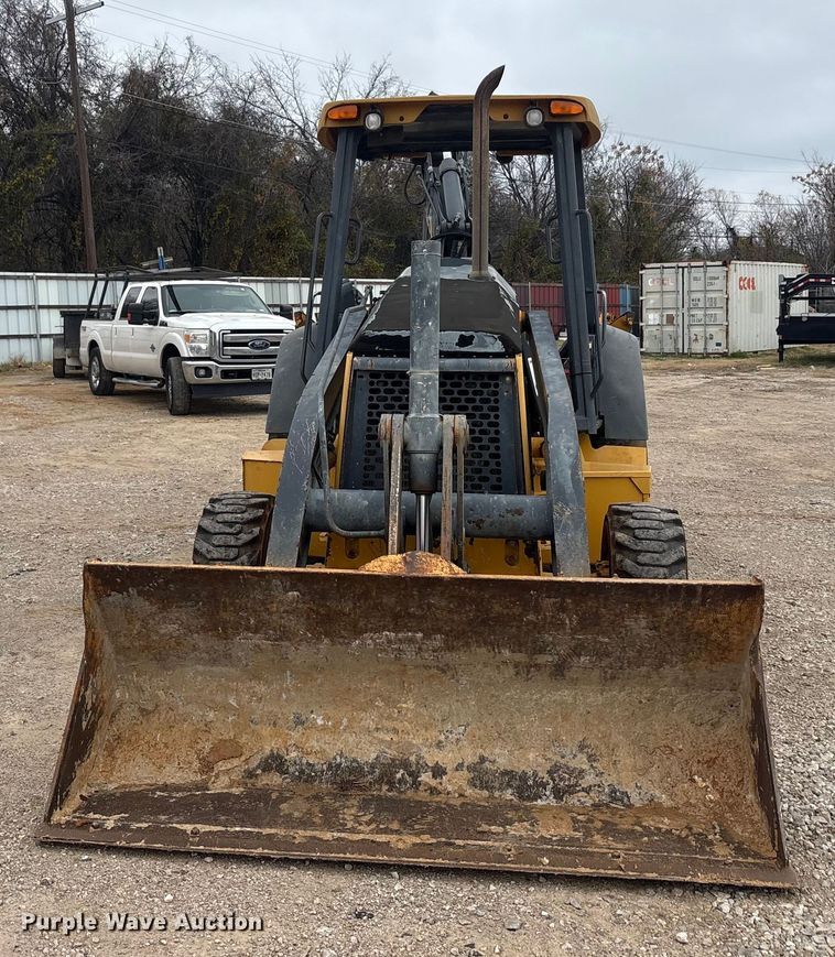 image for item EA7900 2010 John Deere 310J backhoe