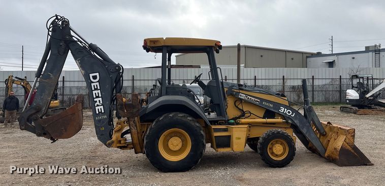 image for item EA7900 2010 John Deere 310J backhoe