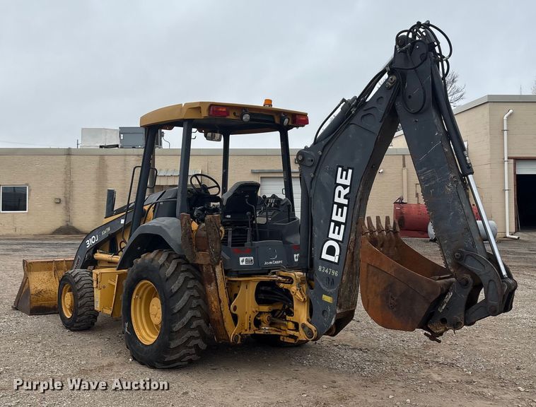 image for item EA7900 2010 John Deere 310J backhoe