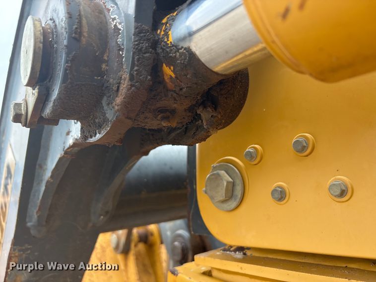 image for item EA7900 2010 John Deere 310J backhoe