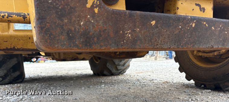 image for item EA7900 2010 John Deere 310J backhoe