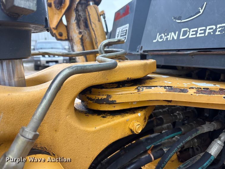 image for item EA7900 2010 John Deere 310J backhoe