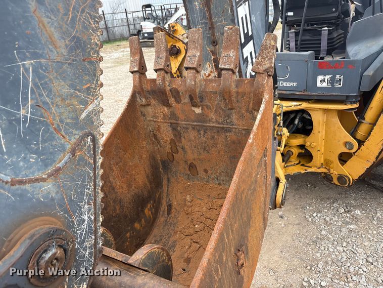 image for item EA7900 2010 John Deere 310J backhoe