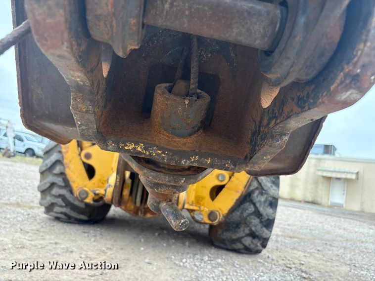 image for item EA7900 2010 John Deere 310J backhoe