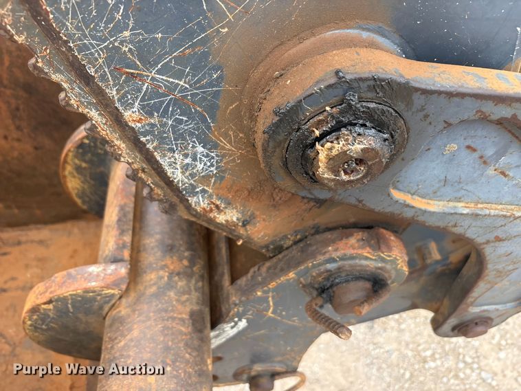 image for item EA7900 2010 John Deere 310J backhoe