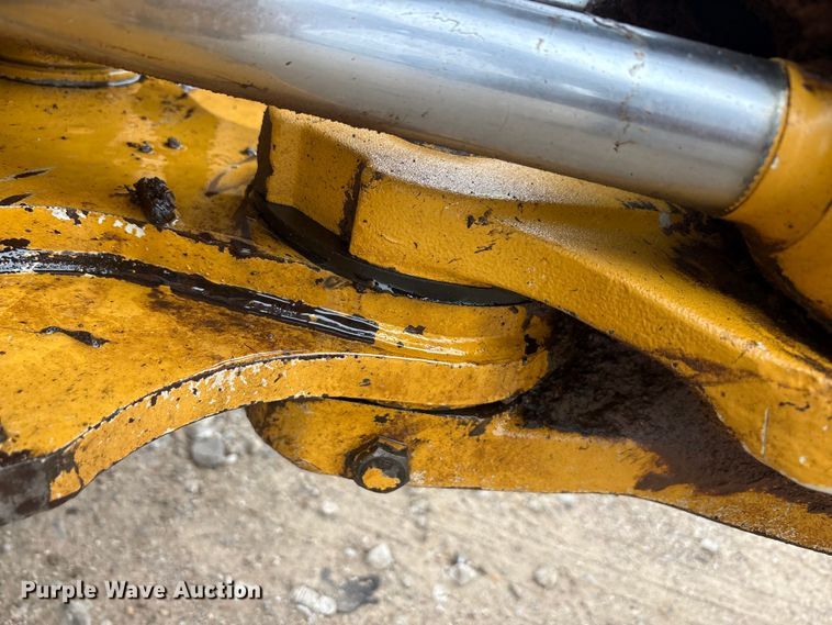 image for item EA7900 2010 John Deere 310J backhoe