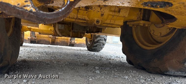 image for item EA7900 2010 John Deere 310J backhoe