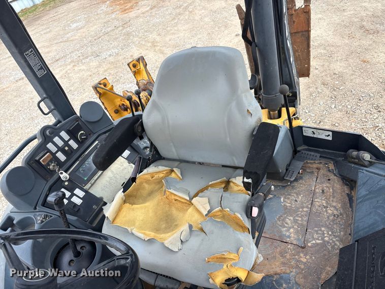 image for item EA7900 2010 John Deere 310J backhoe