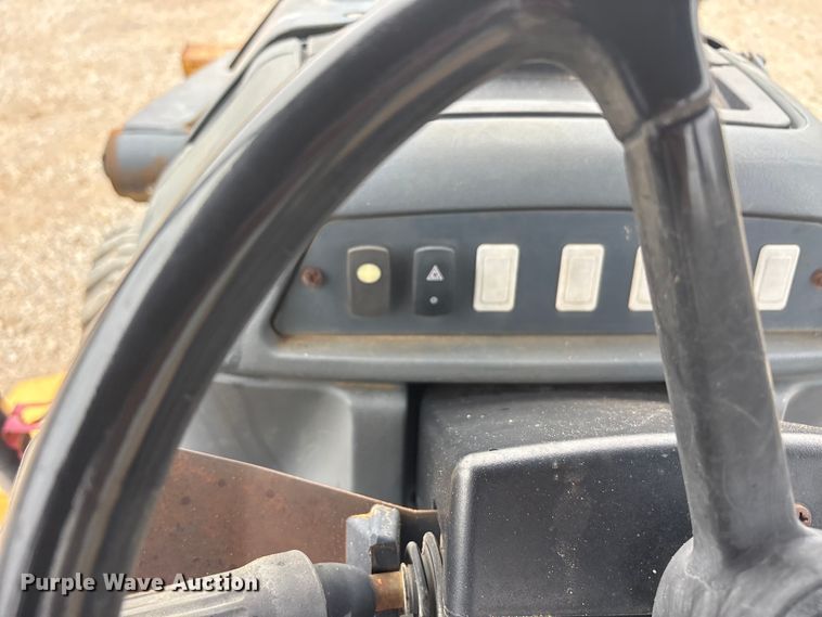 image for item EA7900 2010 John Deere 310J backhoe