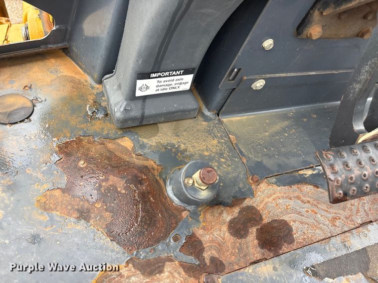 image for item EA7900 2010 John Deere 310J backhoe