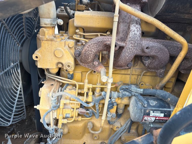 image for item EA7900 2010 John Deere 310J backhoe