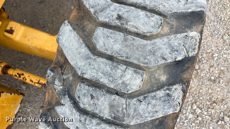 image for item EA7900 2010 John Deere 310J backhoe