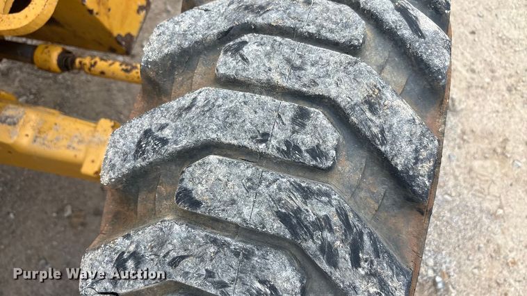 image for item EA7900 2010 John Deere 310J backhoe