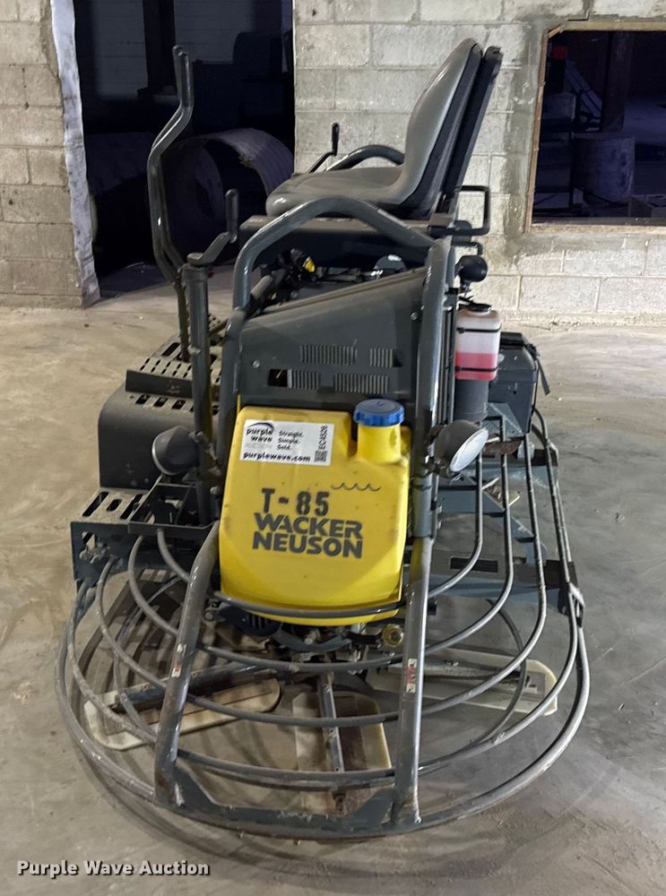 image for item EC4526 2015 Wacker Neuson CRT48 power trowel