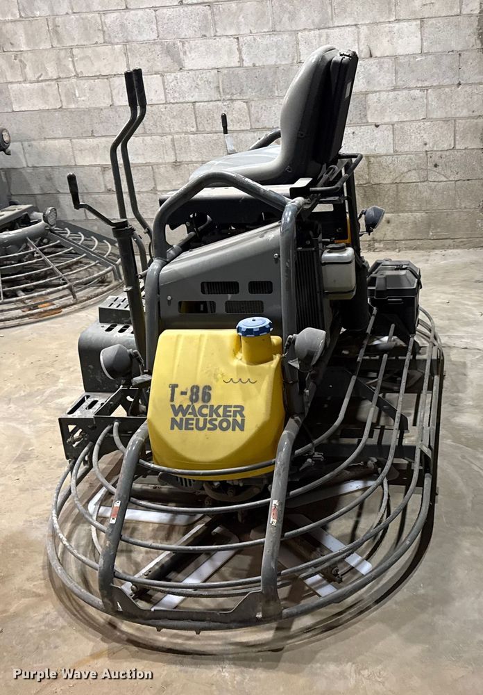 image for item EC4529 2015 Wacker neuseon CRT48 power trowel