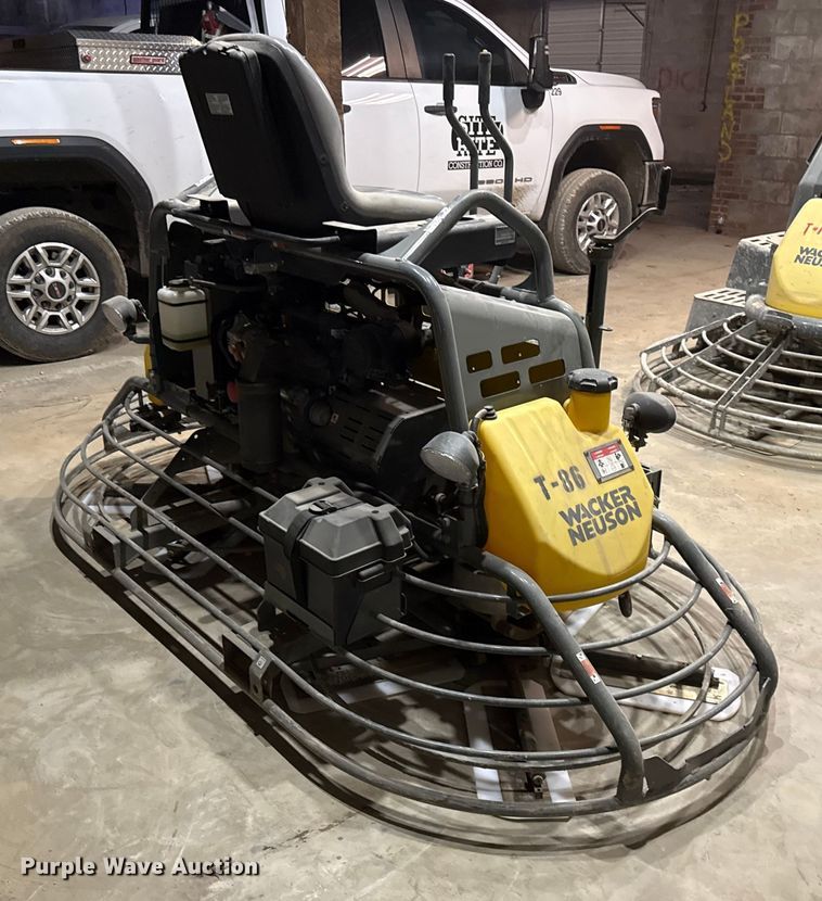 image for item EC4529 2015 Wacker neuseon CRT48 power trowel