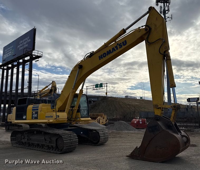 image for item EC4530 2015 Komatsu PC490LC-11 excavator