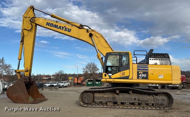 image for item EC4530 2015 Komatsu PC490LC-11 excavator