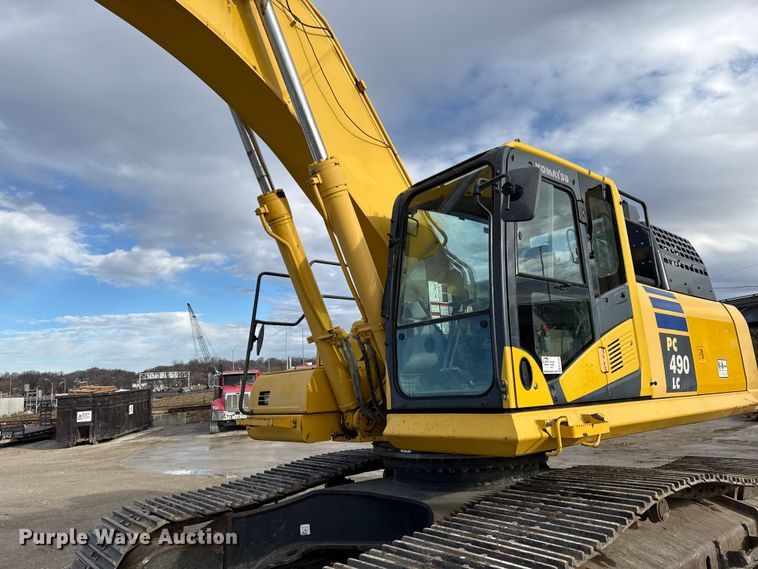 image for item EC4530 2015 Komatsu PC490LC-11 excavator