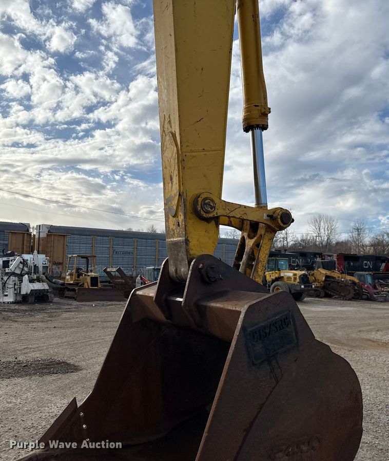 image for item EC4530 2015 Komatsu PC490LC-11 excavator