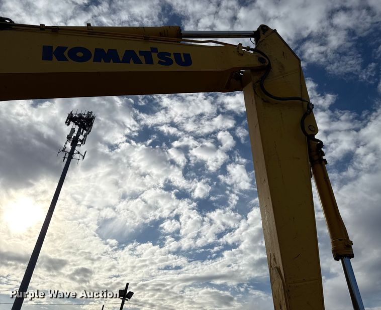 image for item EC4530 2015 Komatsu PC490LC-11 excavator