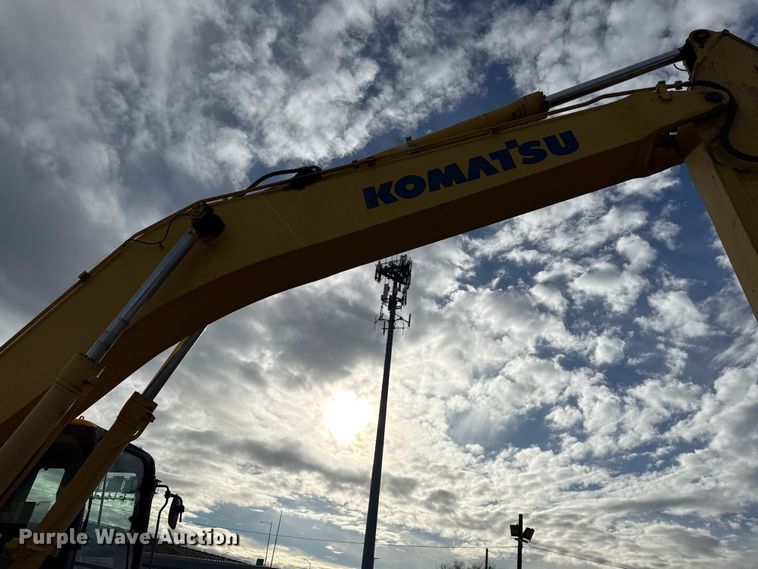 image for item EC4530 2015 Komatsu PC490LC-11 excavator