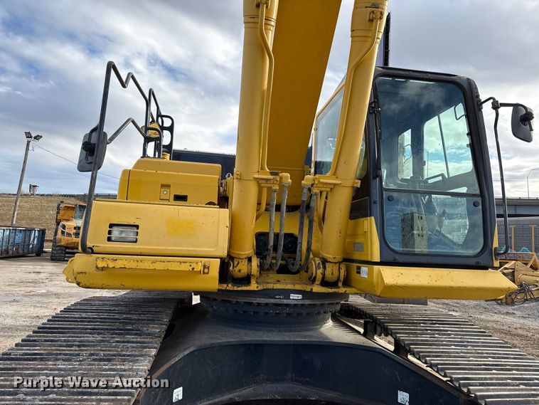 image for item EC4530 2015 Komatsu PC490LC-11 excavator