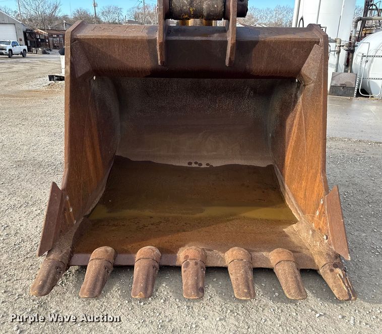 image for item EC4530 2015 Komatsu PC490LC-11 excavator