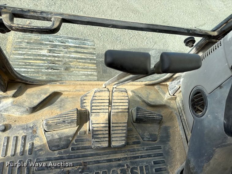 image for item EC4530 2015 Komatsu PC490LC-11 excavator