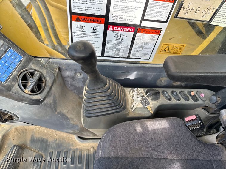 image for item EC4530 2015 Komatsu PC490LC-11 excavator