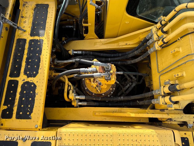 image for item EC4530 2015 Komatsu PC490LC-11 excavator