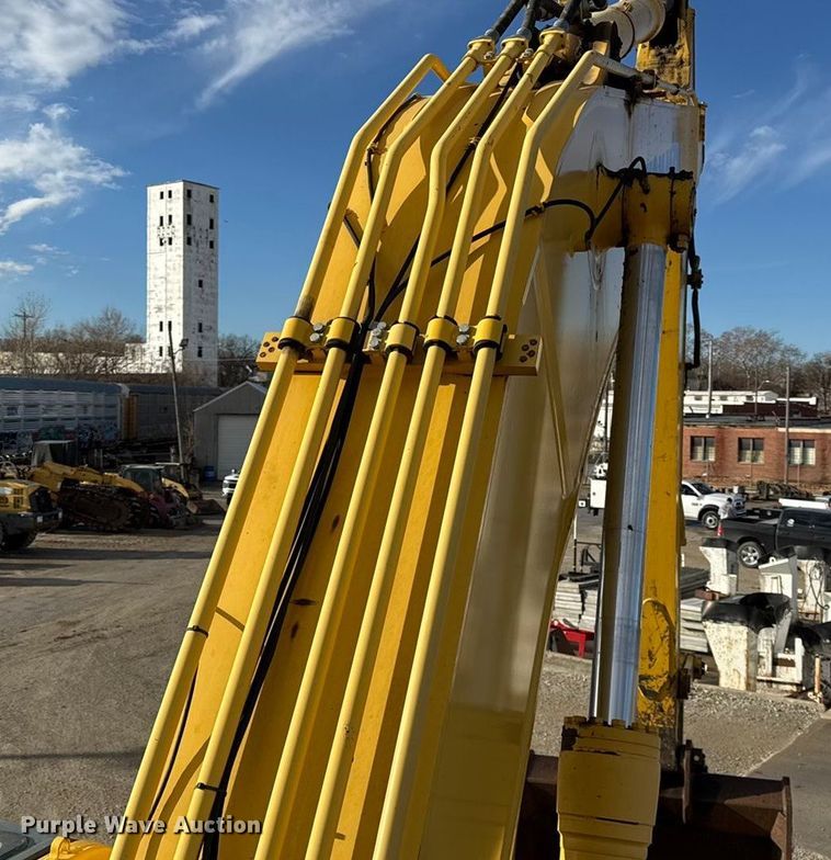 image for item EC4530 2015 Komatsu PC490LC-11 excavator